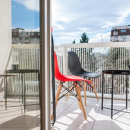 Blue High End Apts By Eluxory Apartment