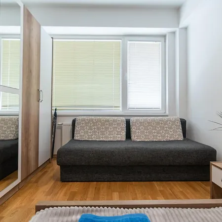 Blue High End Apts By Eluxory Apartment