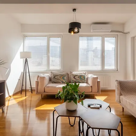 Blue High End Apts By Eluxory