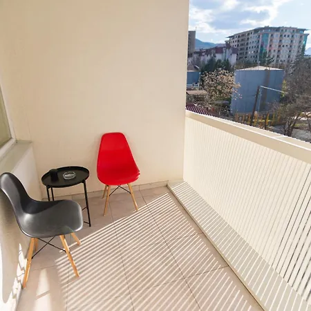 Blue High End Apts By Eluxory *