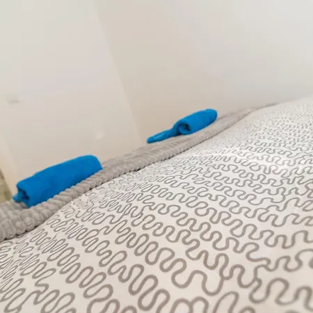 Blue High End Apts By Eluxory