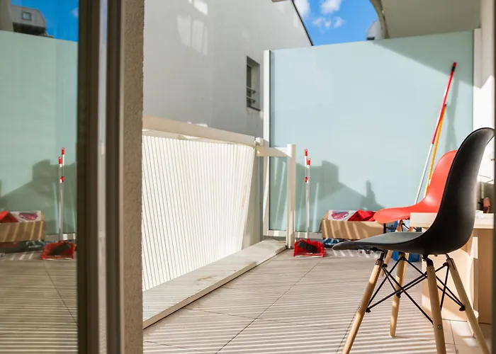 Blue High End Apts By Eluxory *