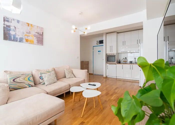 Blue High End Apts By Eluxory *